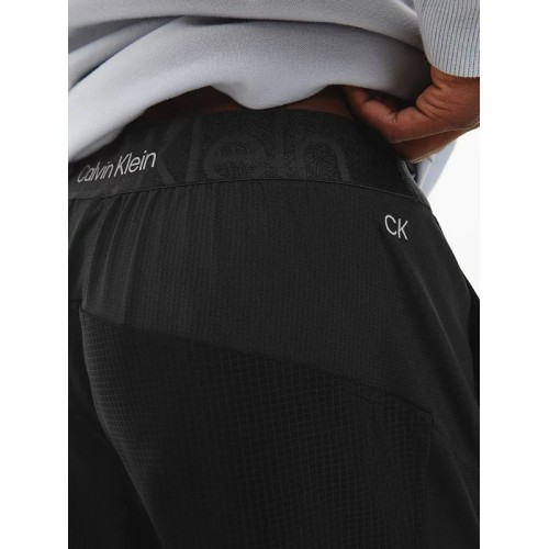 Men's shorts Calvin Klein WO 7" Woven Short - black beauty Men's shorts Calvin Klein WO 7" Woven Short - black beauty